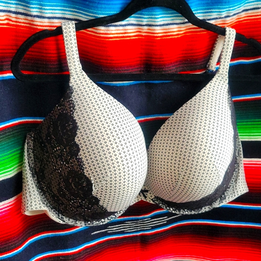 Cacique Boost Plunge Bra Black Lace Black Diamonds On Cream 46DD